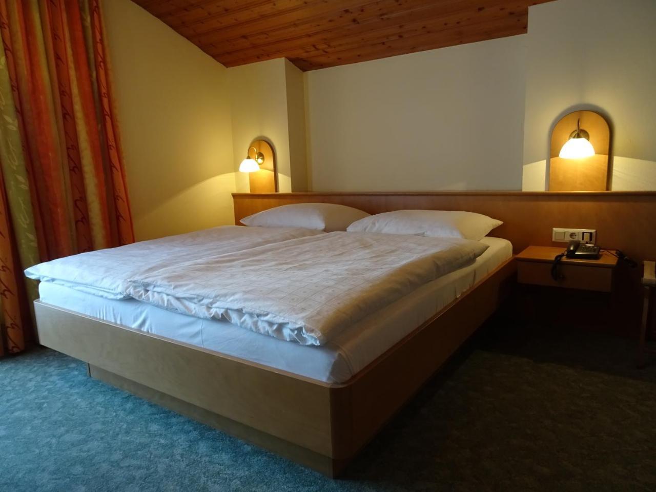 Pension Friedl Innsbruck Exteriör bild