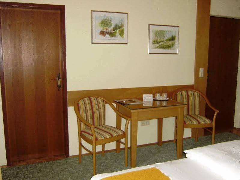 Pension Friedl Innsbruck Exteriör bild